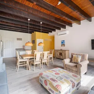 Punda Centre Penthouse Apartment